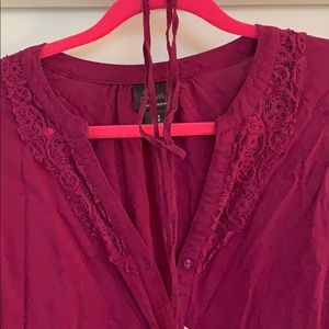 Top with lace detail maternity